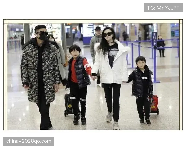 托尼娅那副冰场“坏女孩”架势，私底下居然爱买奢侈包？这差距太大了吧！