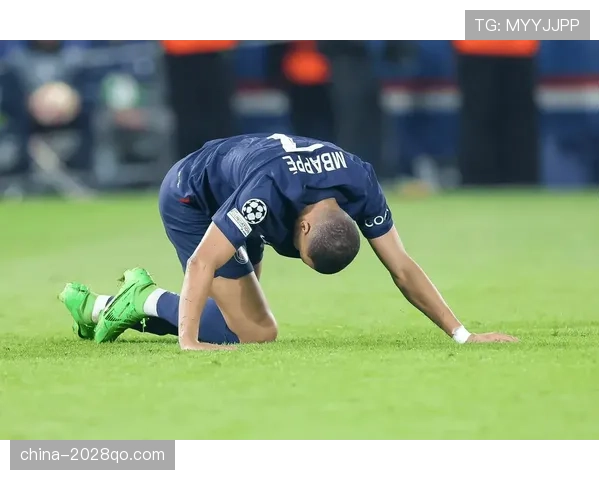 坎塞洛如何应对姆巴佩的速度冲击：边后卫防守策略解析